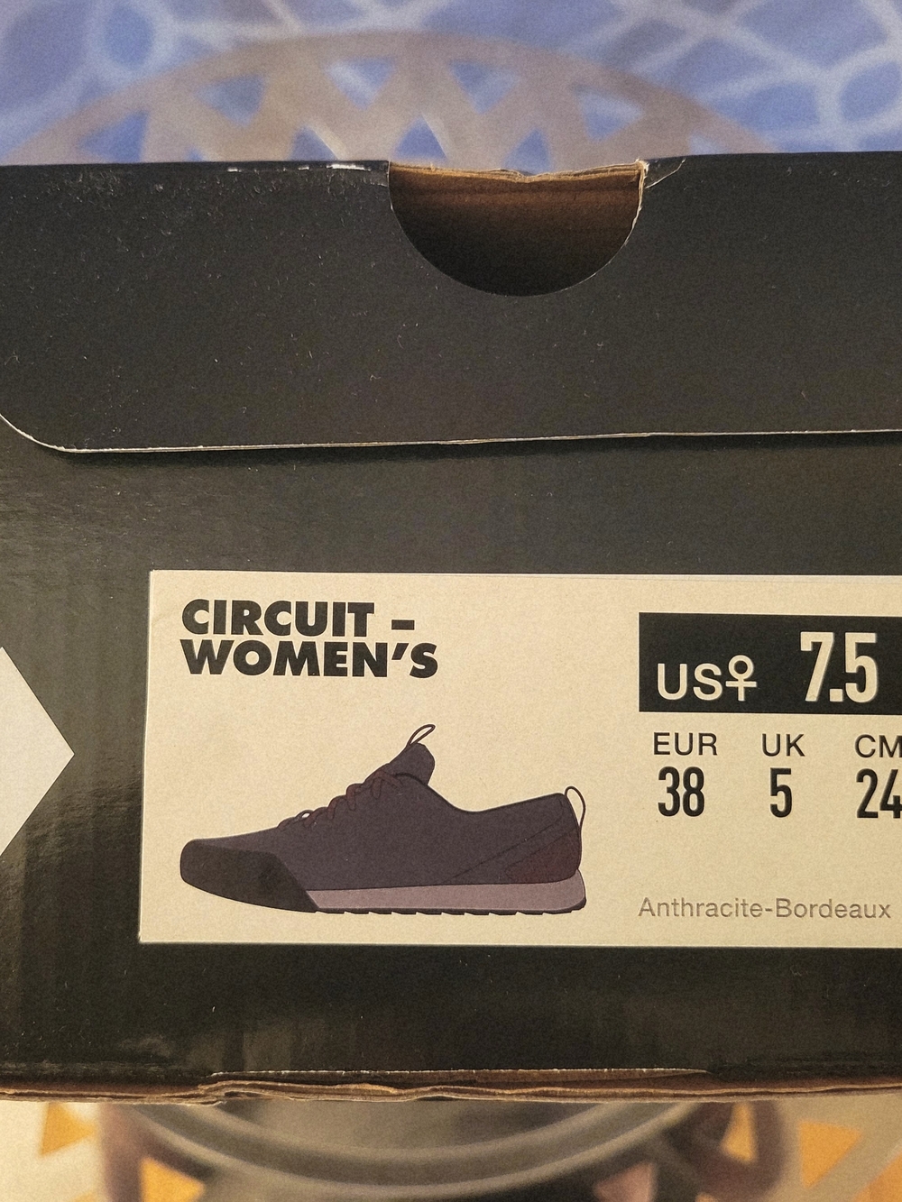 NWT Black Diamond Circuit Women's Sneakers in Anthracite-Bordeaux (US 7.5)